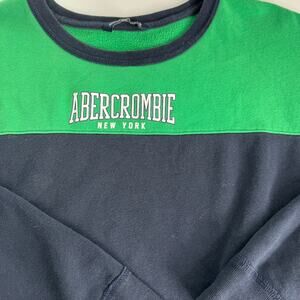 Abercrombie and Fitch Women's Navy/Green Sweatshirt Size Medium